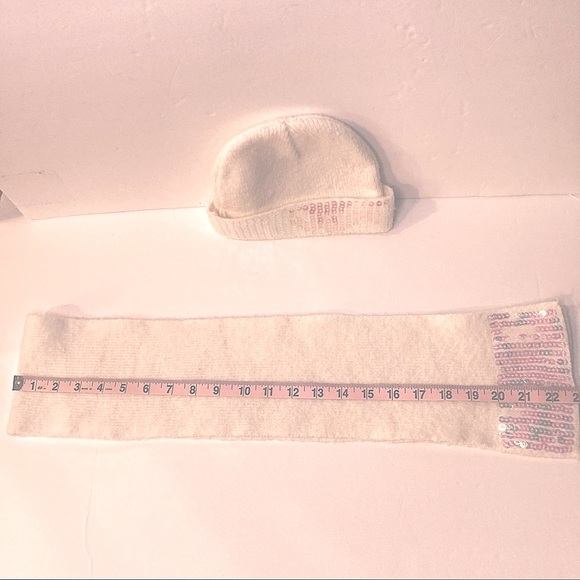 Girl’s Winter Knit Hat & Scarf w/Sequins - Picture 3 of 5